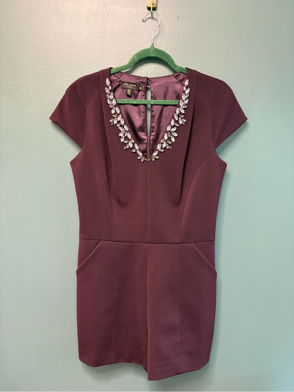 Ted Baker Eggplant Jeweled V-Neck Quiet Luxury Glam Bold Feminine Romper sz 6/8
